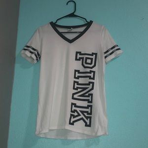 White v neck T-shirt